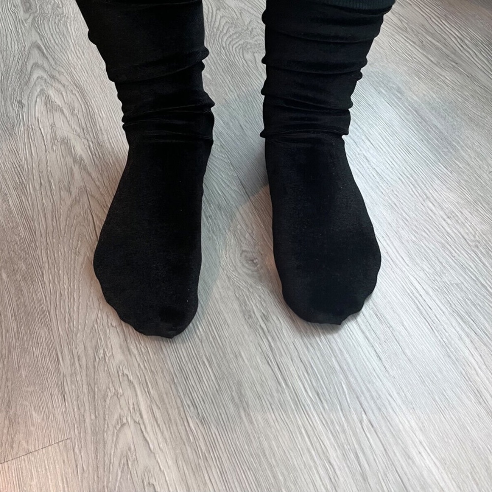 COPY- X 10 Hue Women's Velvet Slouchy Crew Socks in Black One Size - Picture 4 of 6